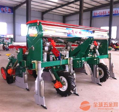 玉米播种机视频,播种新季的希望之种
